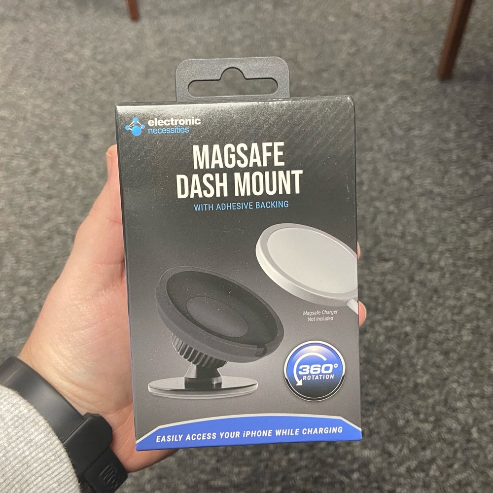 MagSafe Car Dash Mount by Electronic Necessities New in Box